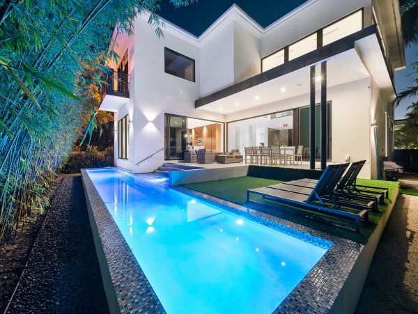 Stunning Miami Beach Vacation Villa with Private Pool Sleeps 10