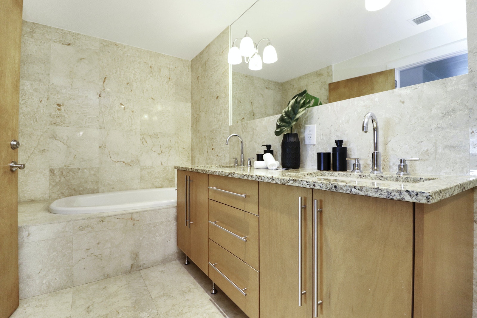 Miami Beach Home 1007098