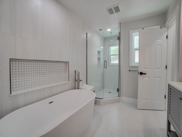 Walk to Beach Vacation Home Four Bedroom in Holmes Beach
