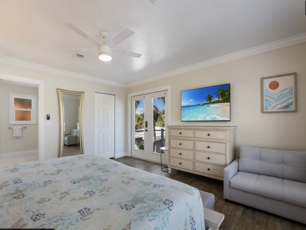 Walk to Beach Vacation Home Four Bedroom in Holmes Beach