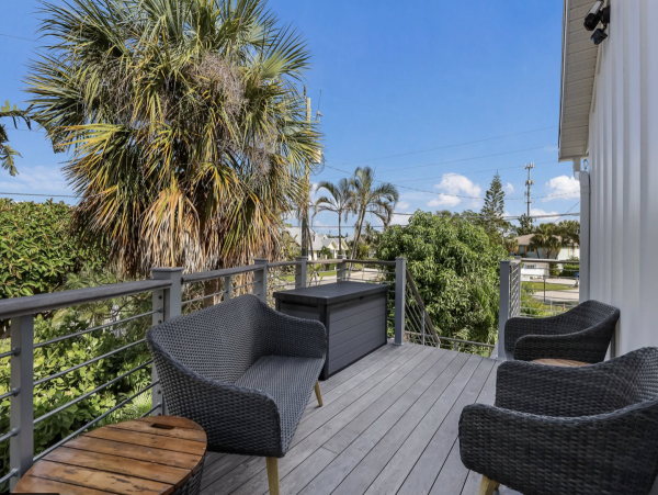 Walk to Beach Vacation Home Four Bedroom in Holmes Beach