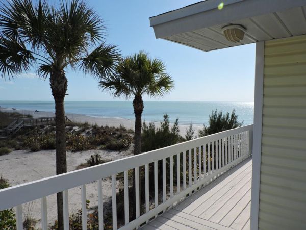Palm Island Vacation Rental Home Located on Beach Sleeps 4