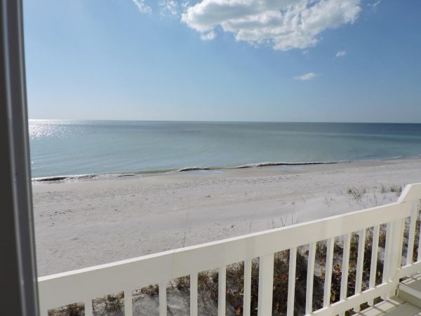 Palm Island Vacation Rental Home Located on Beach Sleeps 4