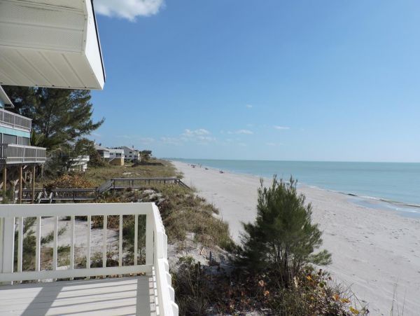 Palm Island Vacation Rental Home Located on Beach Sleeps 4