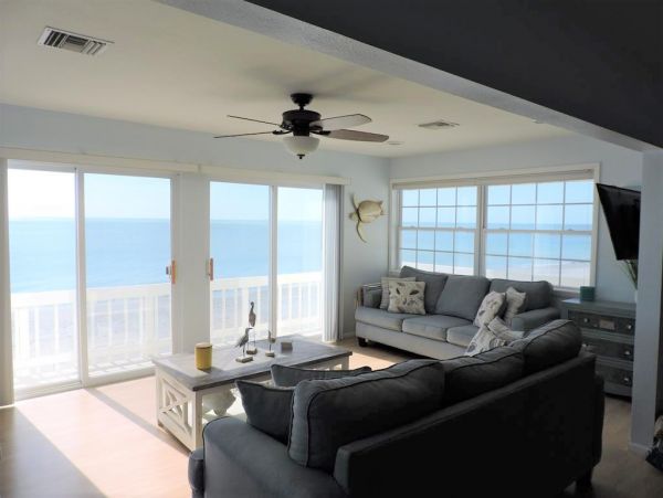 Palm Island Vacation Rental Home Located on Beach Sleeps 4