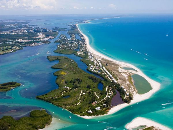 Palm Island Vacation Rental Home Located on Beach Sleeps 4