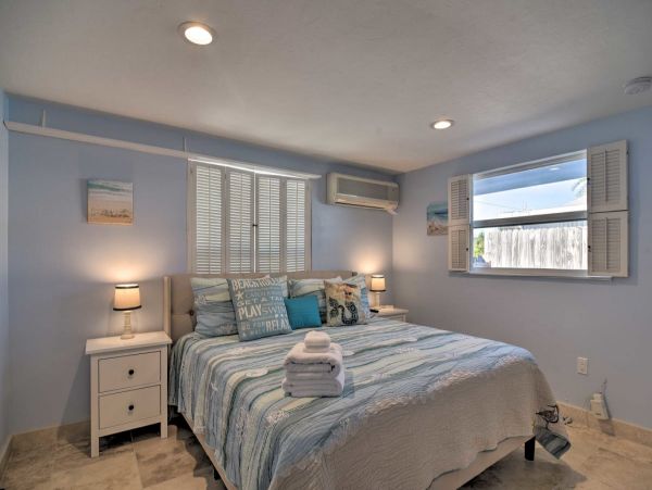 Bradenton Beach Waterfront Vacation Home Pool & Boat Dock