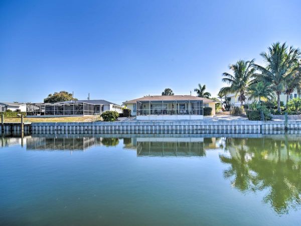 Bradenton Beach Waterfront Vacation Home Pool & Boat Dock