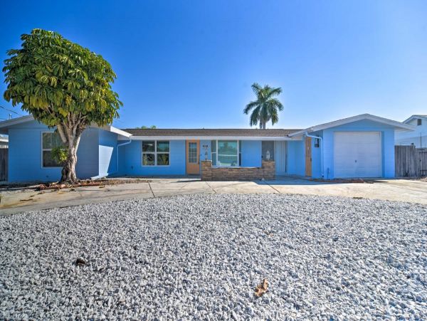 Bradenton Beach Waterfront Vacation Home Pool & Boat Dock