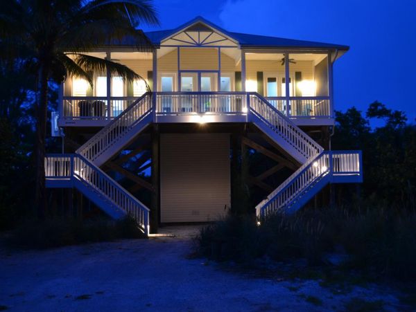 Three Bedroom Vacation Rental in Bocilla Lagoon Sleeps 6