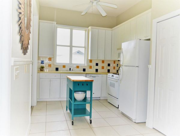 Three Bedroom Vacation Rental in Bocilla Lagoon Sleeps 6