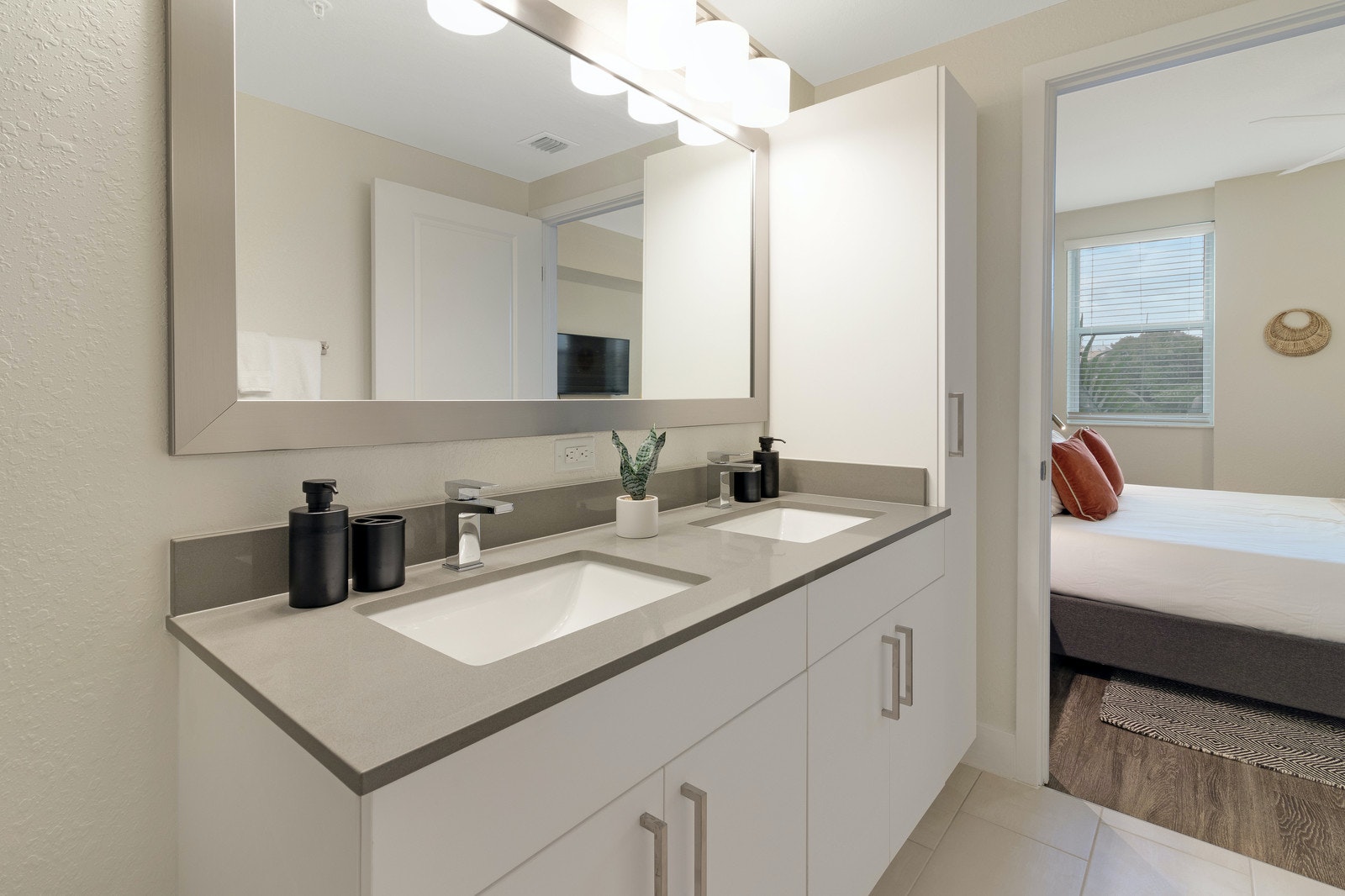 Miami Beach Home 1007178