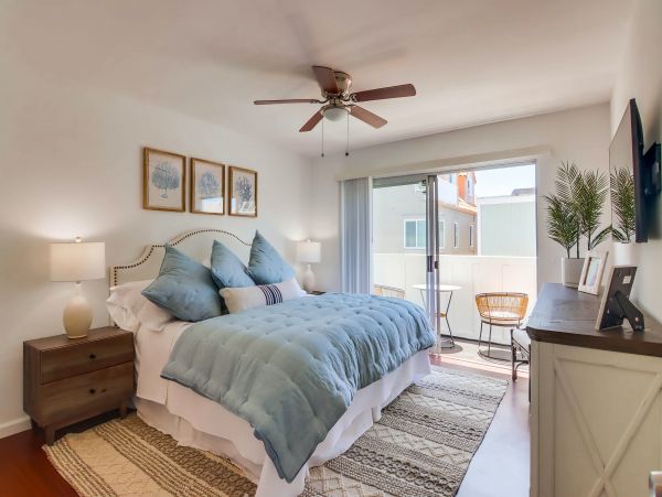 Mission Beach 5 Bedroom Lovely Condo Short Walk to Beach