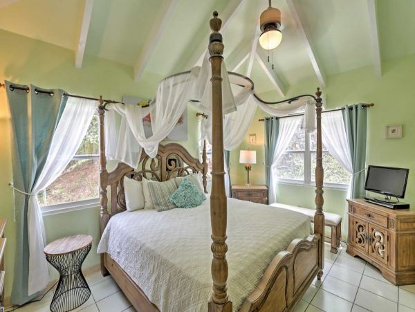 St. Croix 3 Bedroom Home with Pool & Ocean Views Sleeps Five
