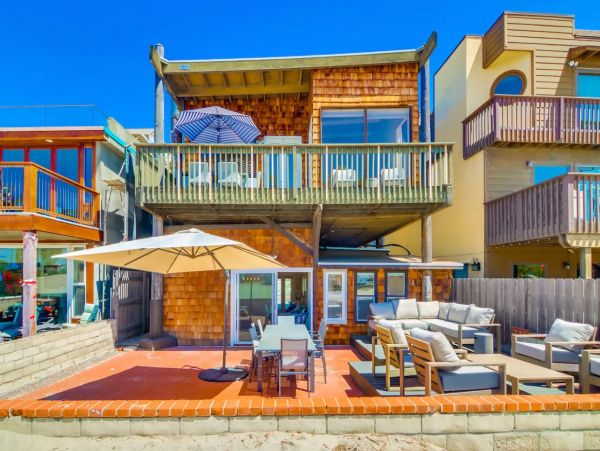 Mission Beach Vacation Home Located on Beach Sleeps 8