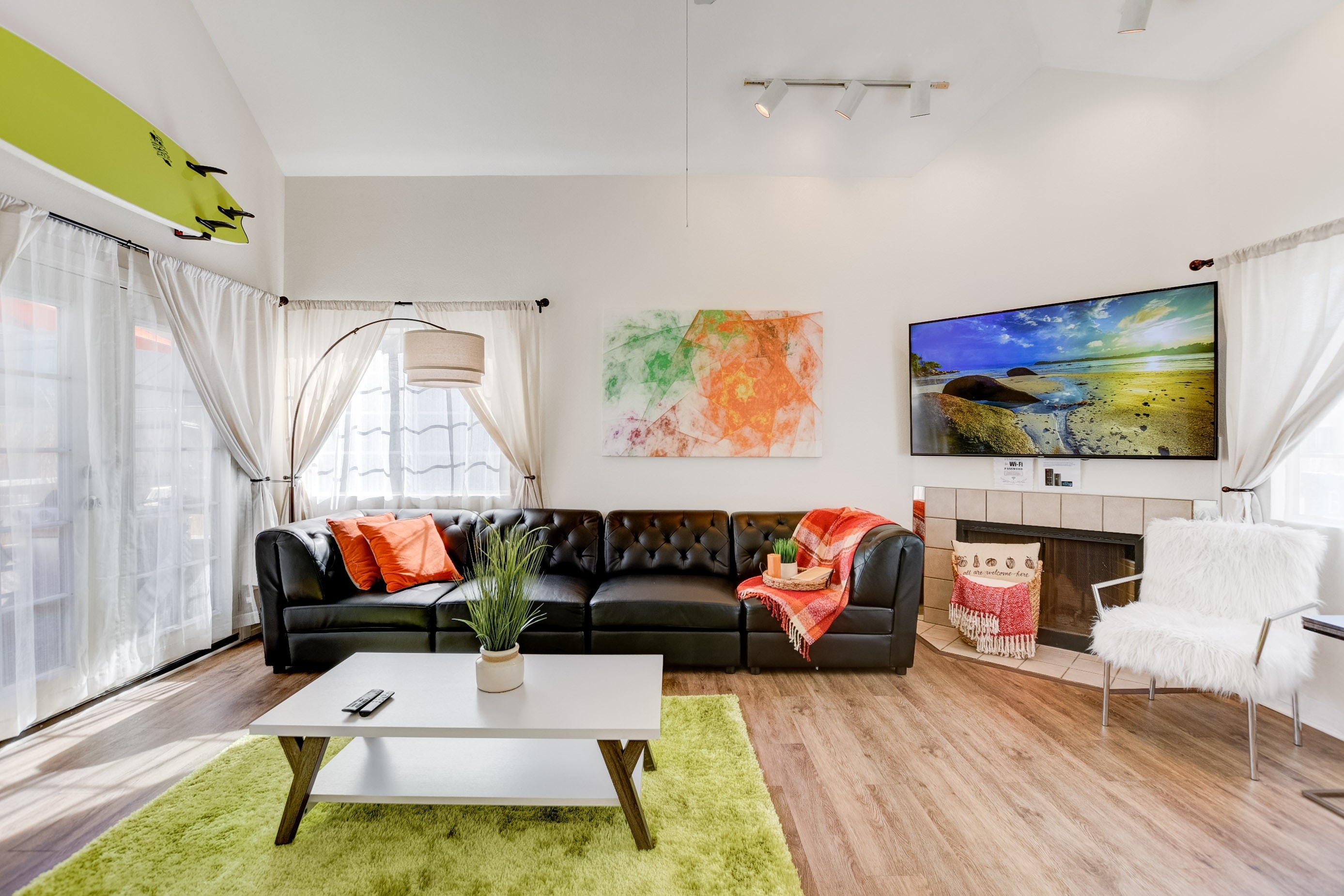 Three Bedroom Town Home Sleeps 14 Guests