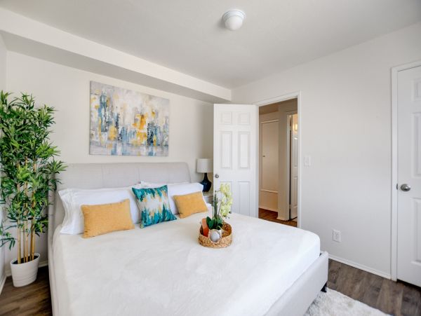Three Bedroom Town Home Sleeps 14 Guests