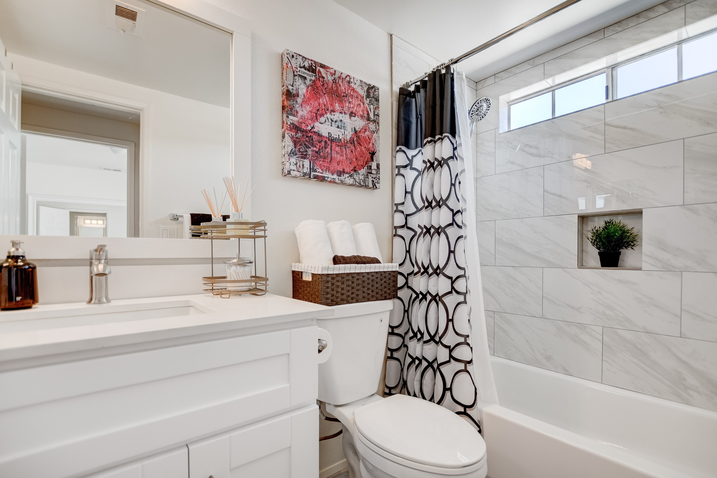Three Bedroom Town Home Sleeps 14 Guests