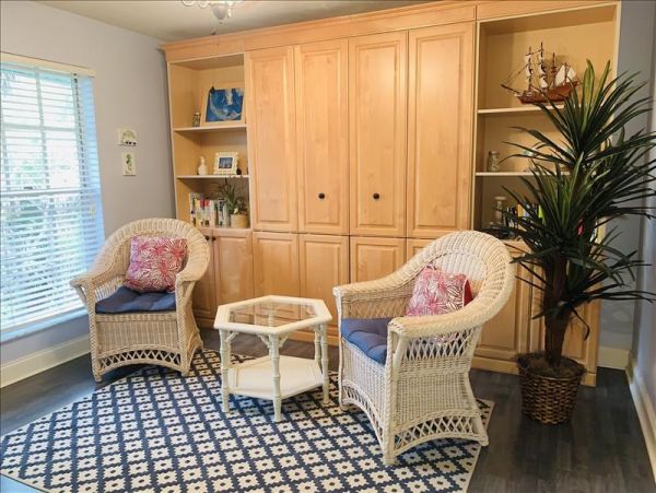 Walk to Beach Two Bedroom Vacation Home in Sanibel Sleeps 6