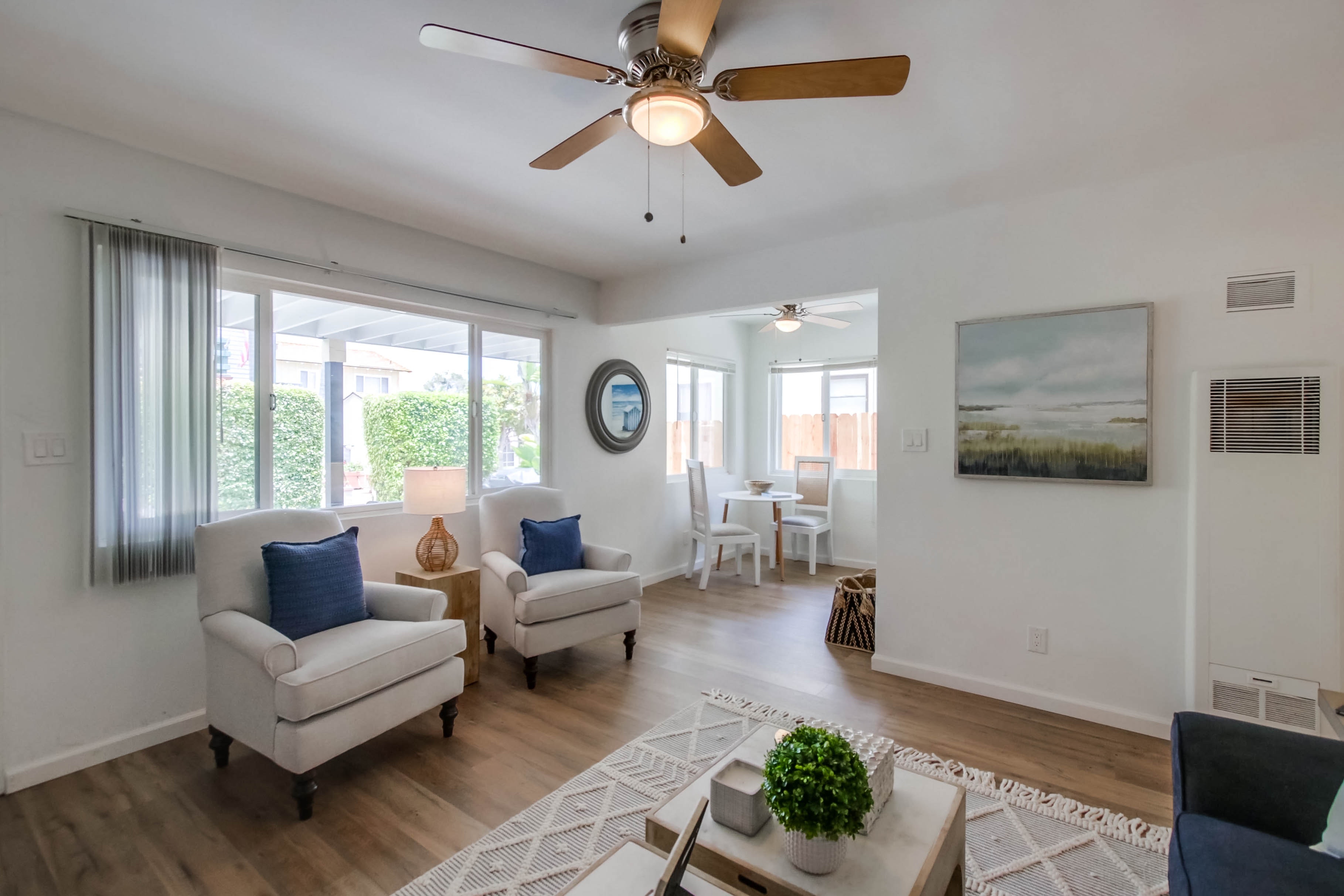 Three-Minute Walk to the Soft Sands of Mission Beach Sleeps 20 Guests