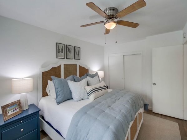 Three-Minute Walk to the Soft Sands of Mission Beach Sleeps 20 Guests