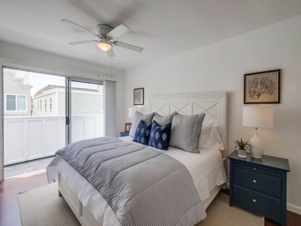 Three-Minute Walk to the Soft Sands of Mission Beach Sleeps 20 Guests