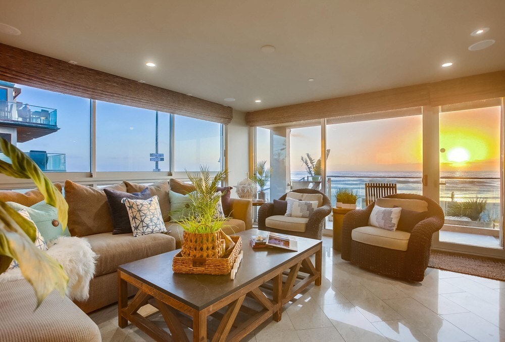 Luxury Oceanfront 8 Bedroom Home in Mission Beach