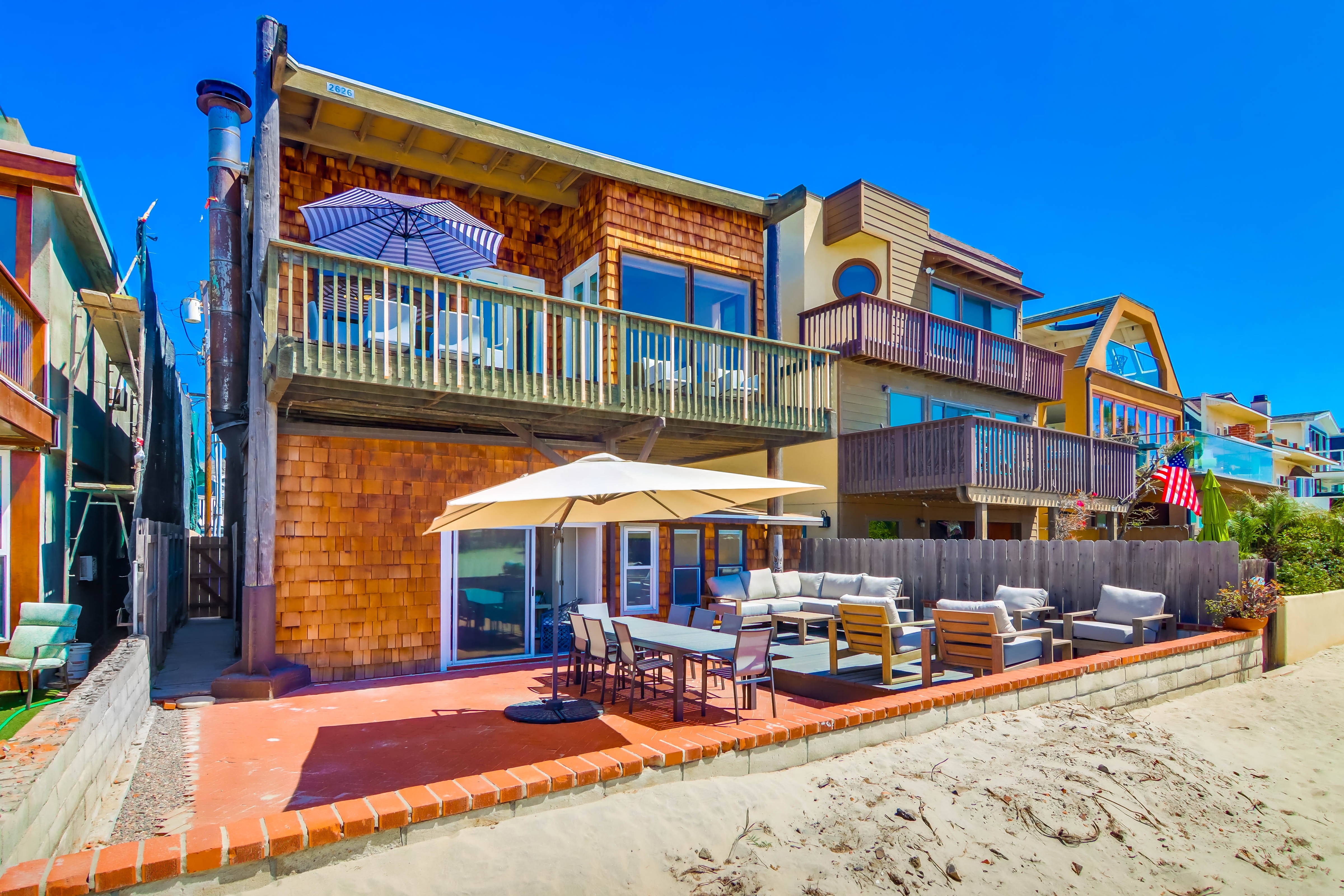 Beachfront Two Apartments Great for Large Groups Sleeps 14 Guests!