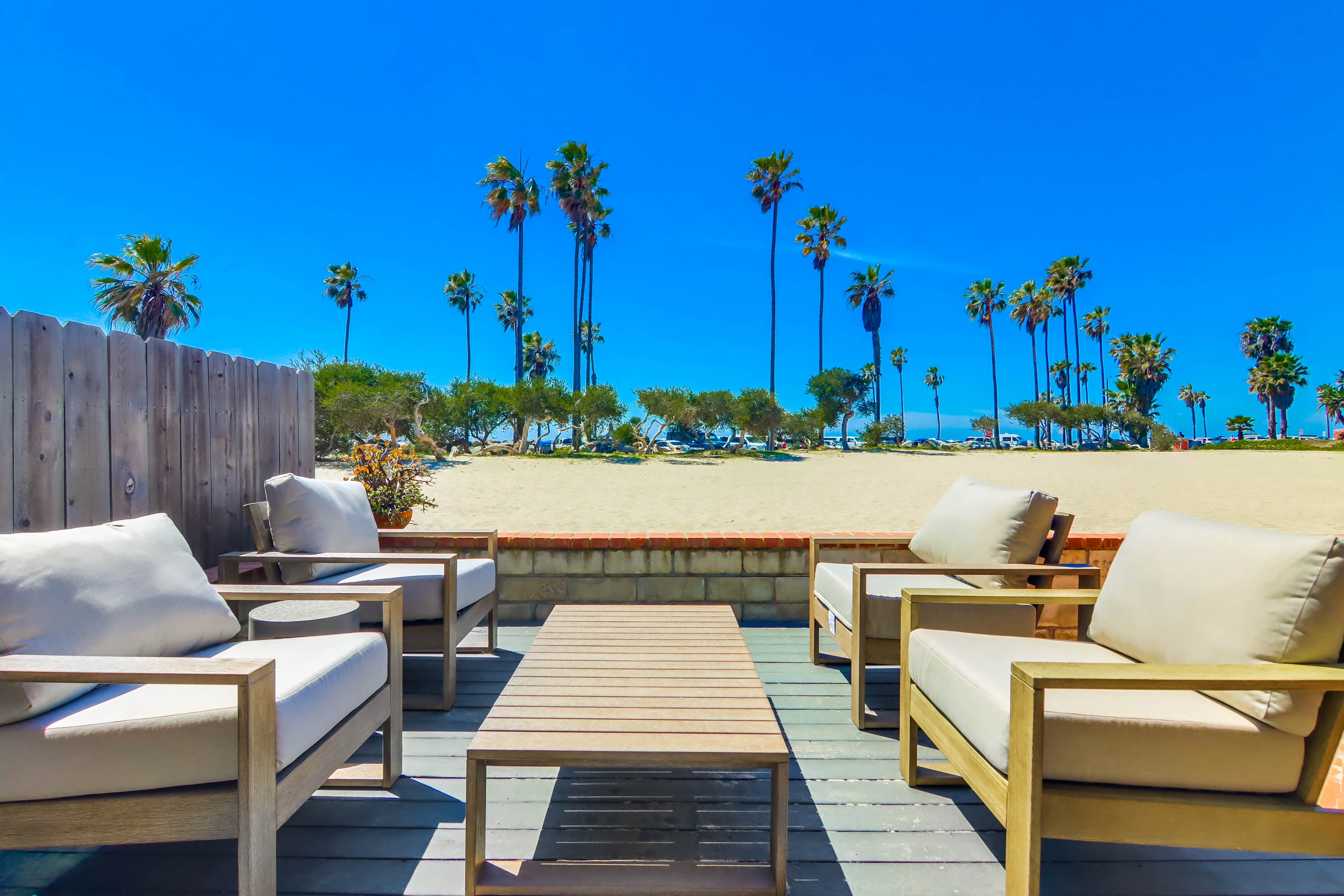 Beachfront Two Apartments Great for Large Groups Sleeps 14 Guests!
