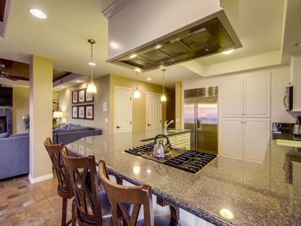 Four Bedroom Exquisite Vacation Home in Mission Beach