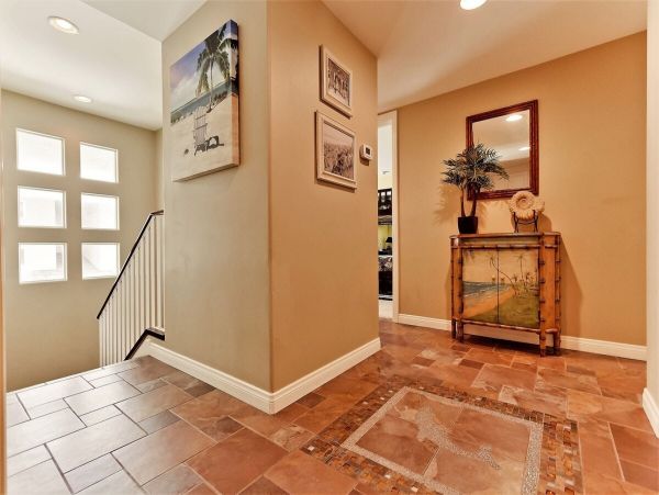Four Bedroom Exquisite Vacation Home in Mission Beach