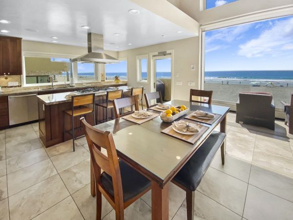 Mission Beach Four Bedroom Family Home Right on the Beach