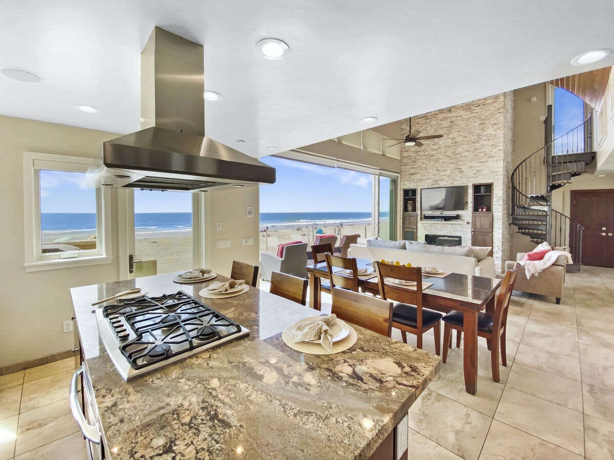 Mission Beach Four Bedroom Family Home Right on the Beach