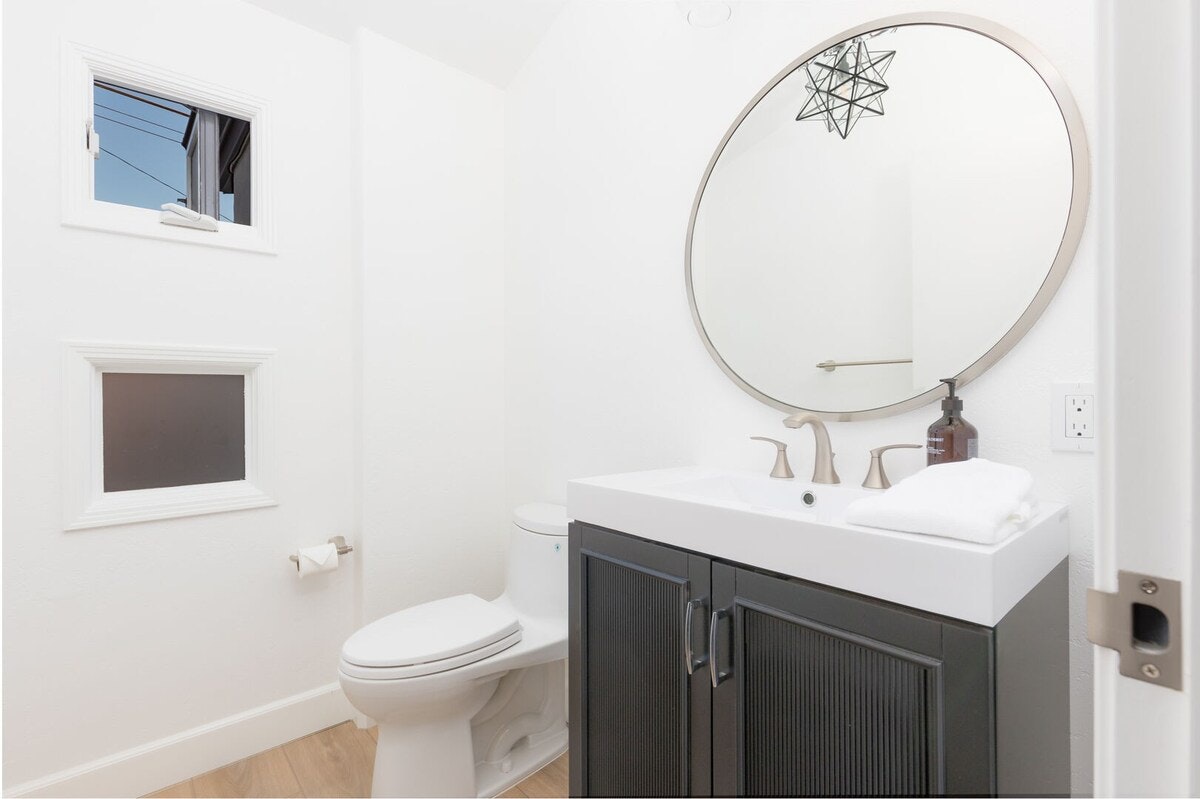San Diego Beach Communities North Home 1007407