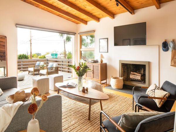 San Diego Beach Communities North Home 1007408