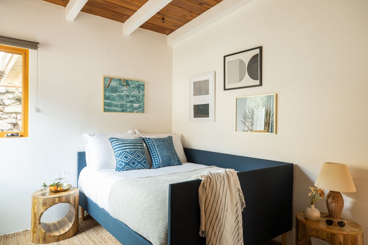 San Diego Beach Communities North Home 1007408