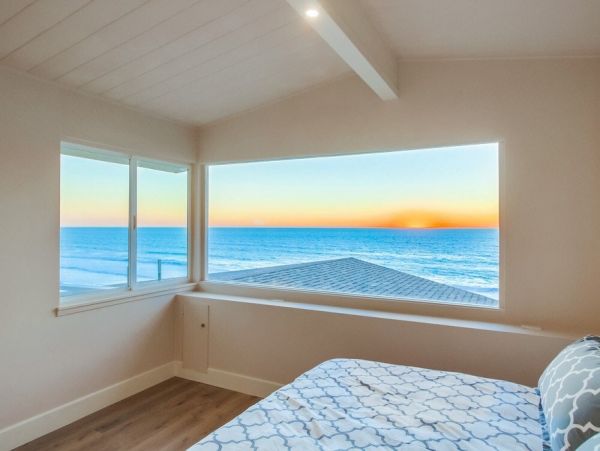 San Diego Beach Communities North Home 1007409