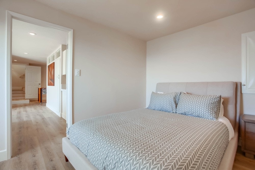 San Diego Beach Communities North Home 1007409