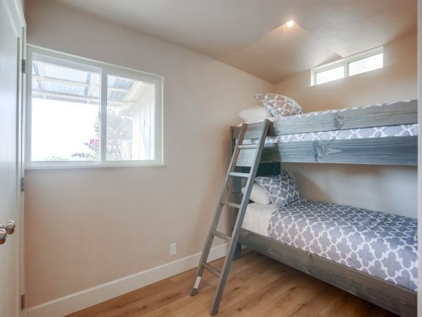 San Diego Beach Communities North Home 1007409