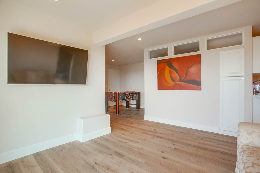 San Diego Beach Communities North Home 1007409