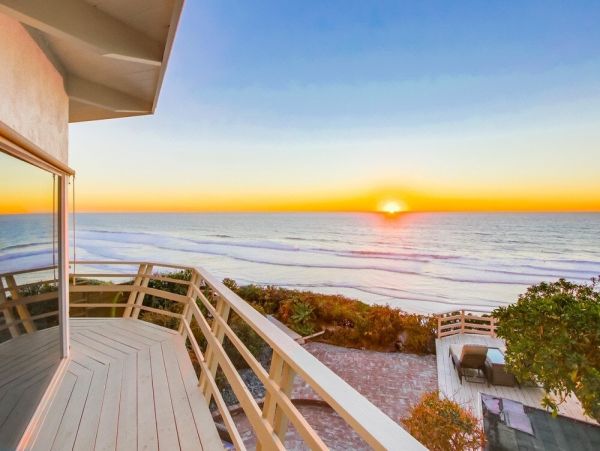 San Diego Beach Communities North Home 1007409