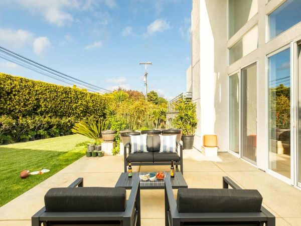 San Diego Beach Communities North Home 1007410