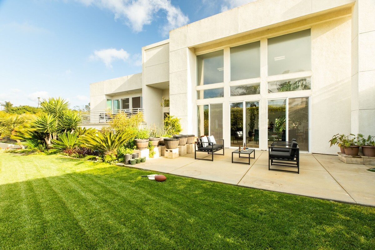 San Diego Beach Communities North Home 1007410