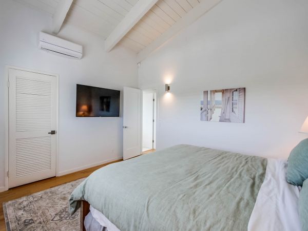 San Diego Beach Communities North Home 1007411