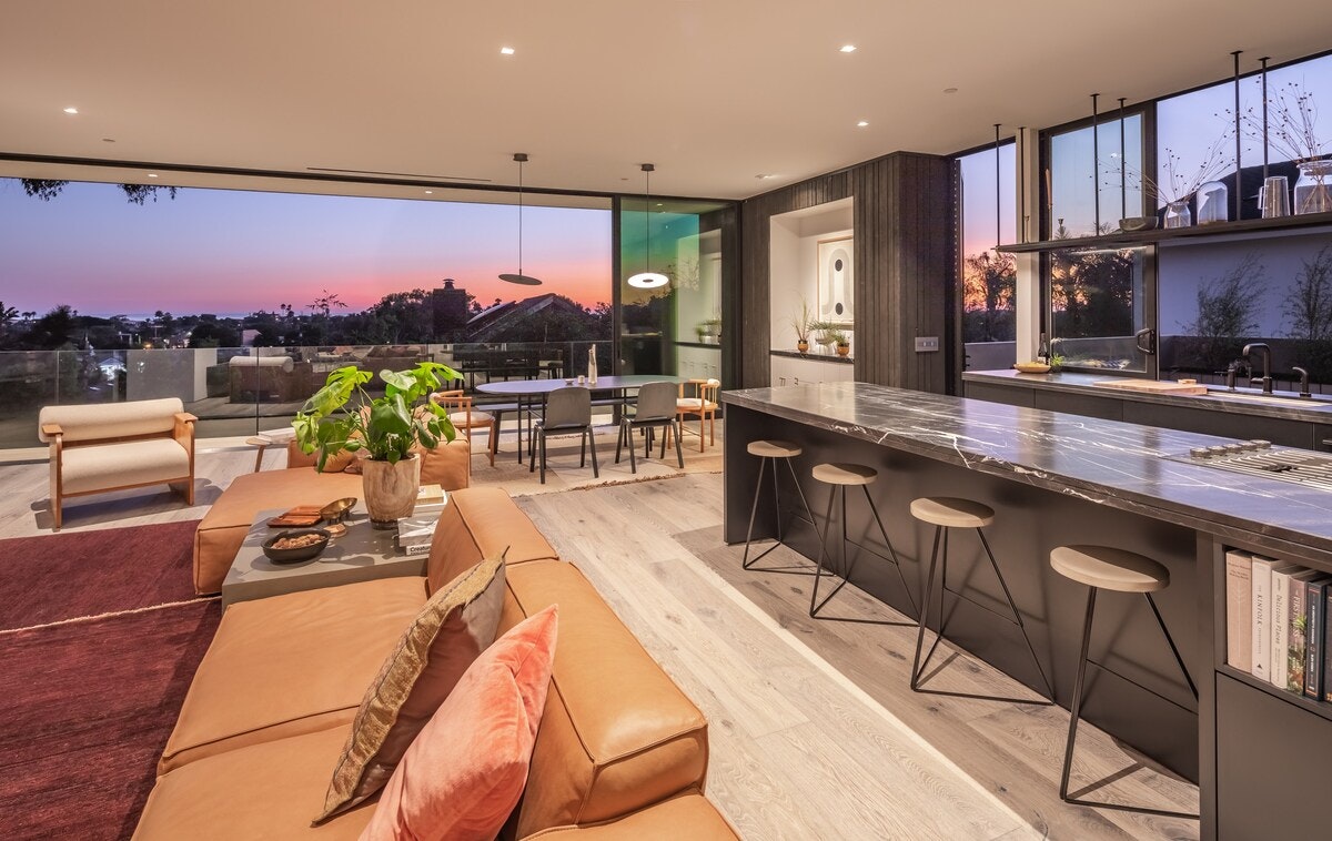 San Diego Beach Communities North Home 1007414