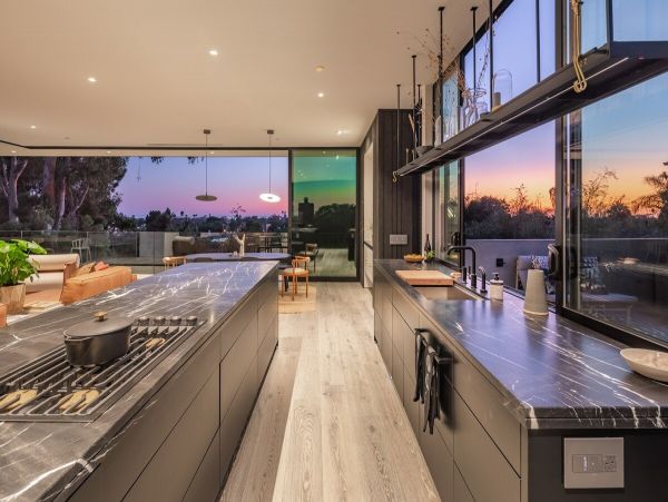 San Diego Beach Communities North Home 1007414