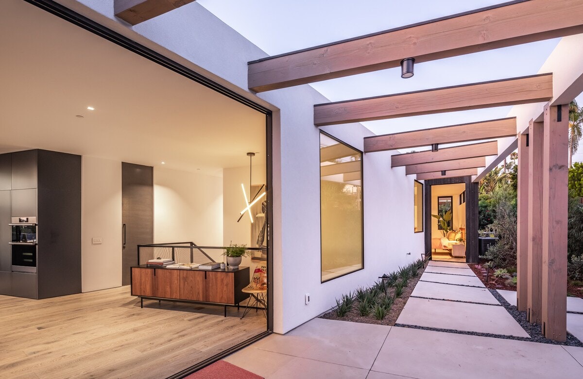 San Diego Beach Communities North Home 1007414