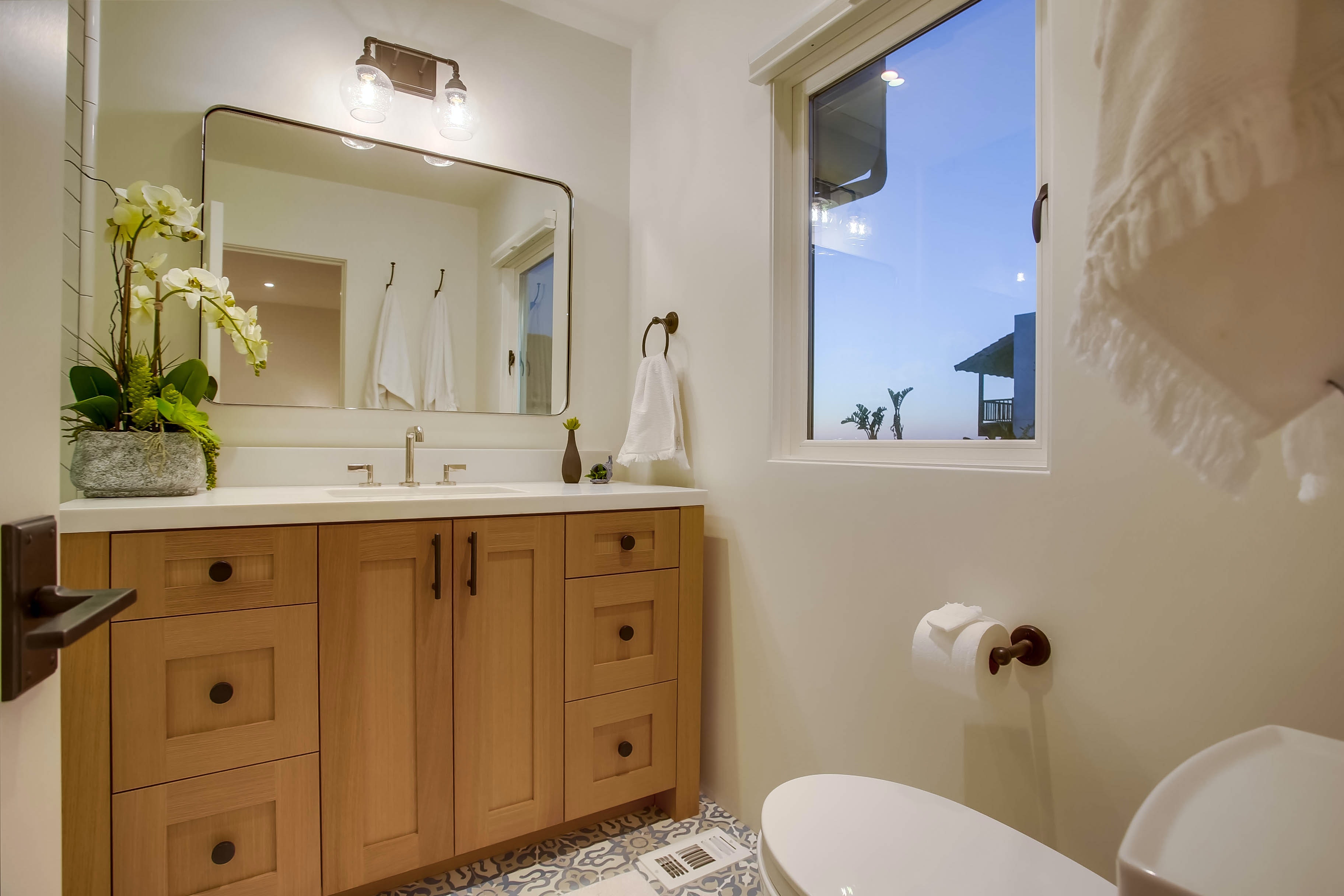 San Diego Beach Communities North Home 1007416