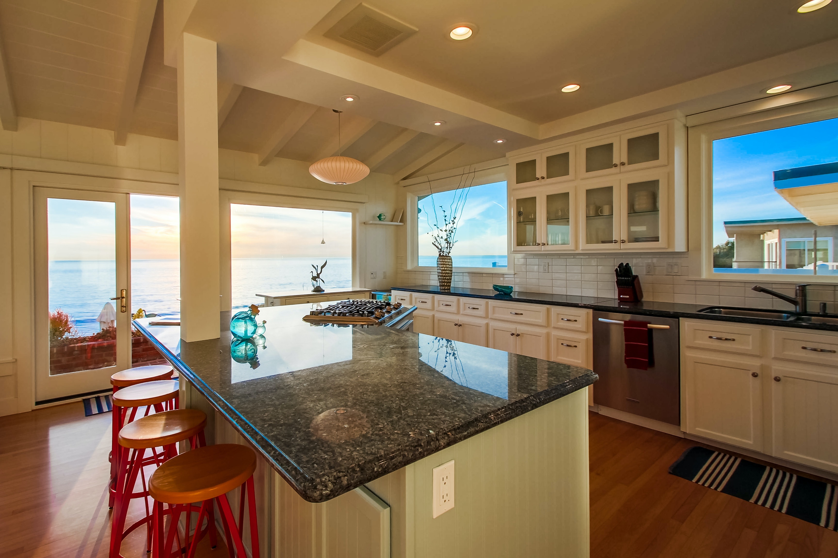 San Diego Beach Communities North Home 1007417