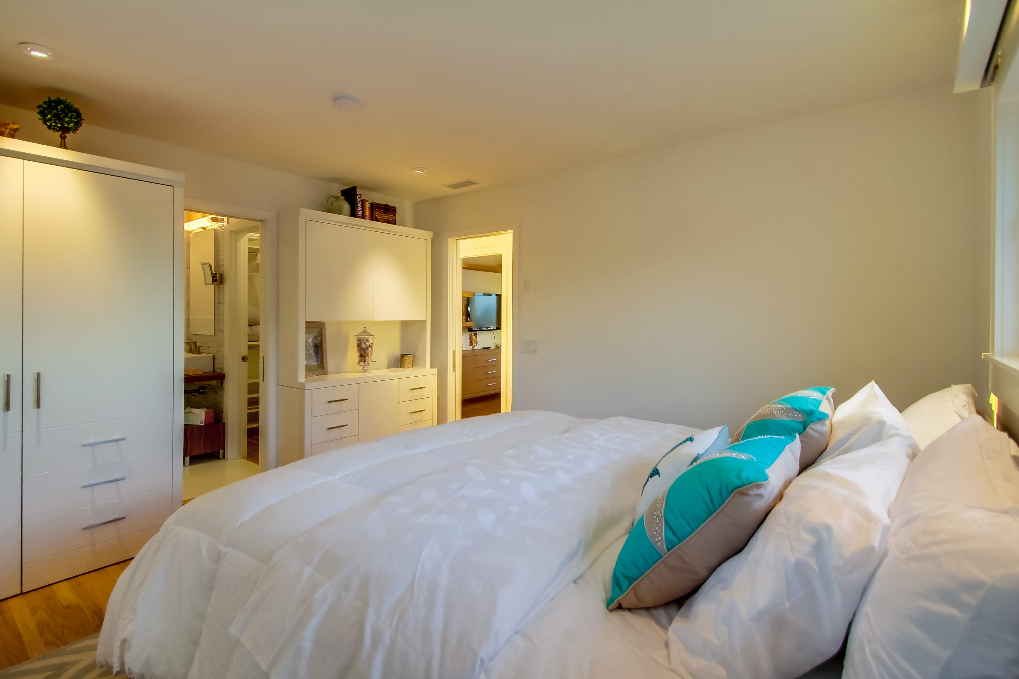 San Diego Beach Communities North Home 1007417